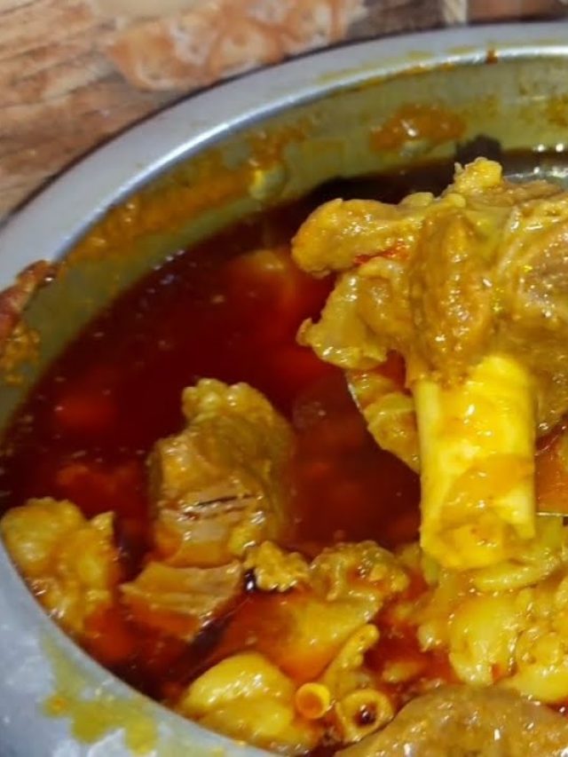 মাটনের ঝোল হতে হবে লাল লাল, লঙ্কাগুঁড়ো ছাড়াই রং আনবে এই পাতা