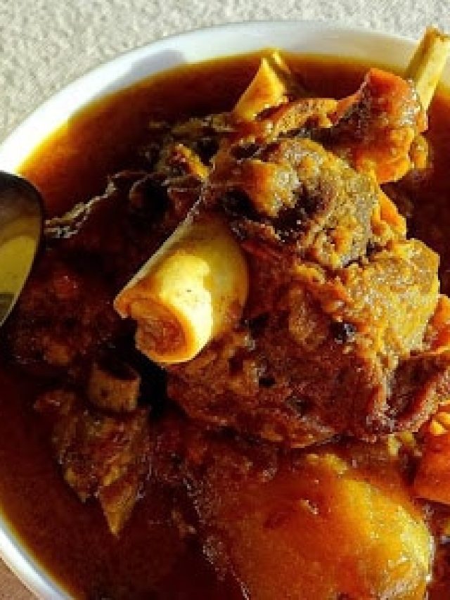 পাঁঠার মাংসের ঝোলে টক দই কখন দেবেন? জেনে রাখুন কাজে লাগবে