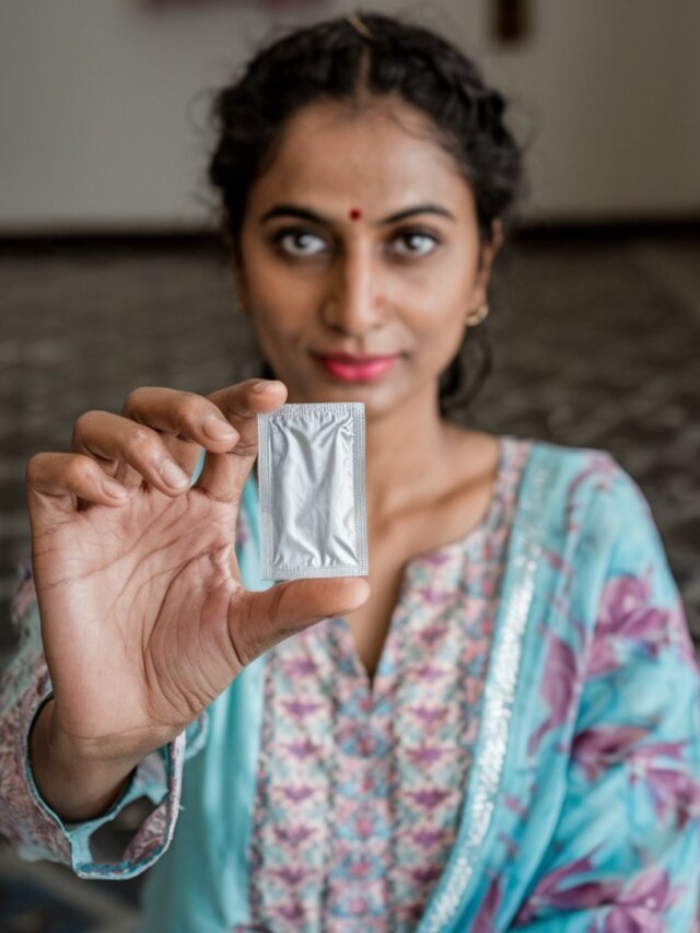 ভারতে উৎসবেই কেন বাড়ে কন্ডোমের চাহিদা? জানুন ৫ কারণ