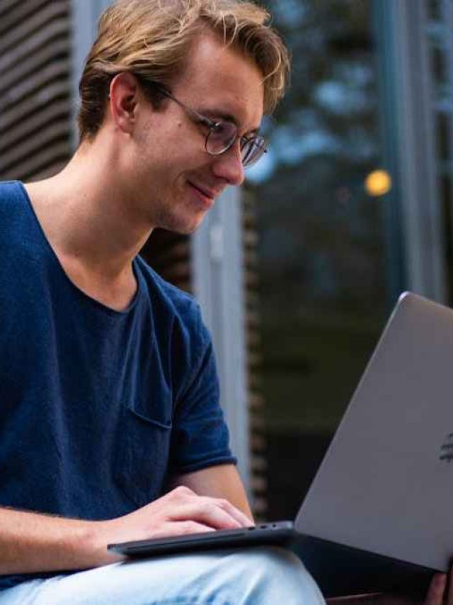 2025 में सीख लीजिए ये 6 टेक स्किल्स...  वरना अफसोस होगा!