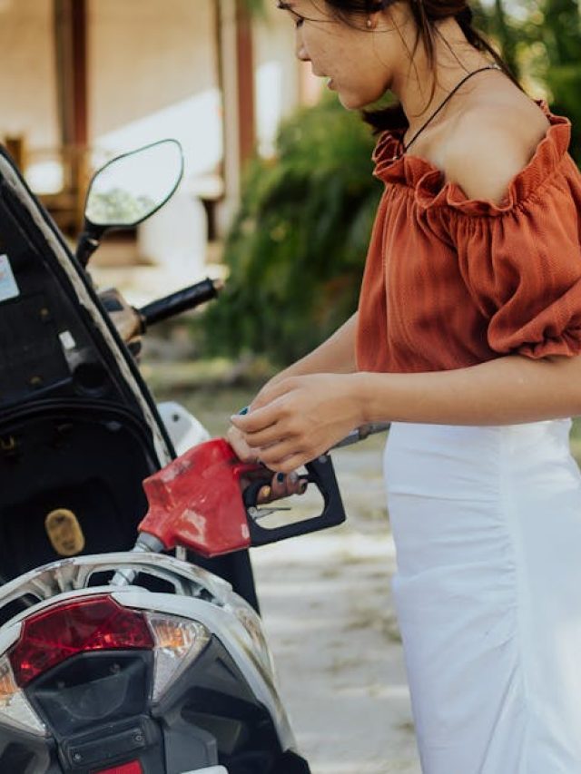 পেট্রোলের চেয়ে ডিজেল সস্তা কেন? জানুন আসল কারণ