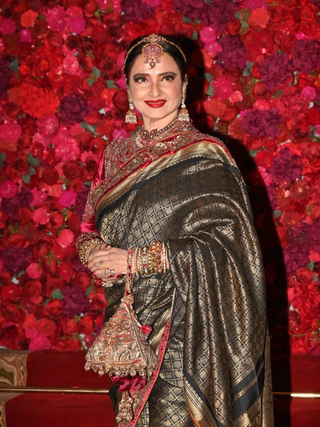 जब कैमरा ऑन होते ही मर्यादा भूला हीरो, रेखा को बिना बताए किया Kiss, गुस्साईं एक्ट्रेस...