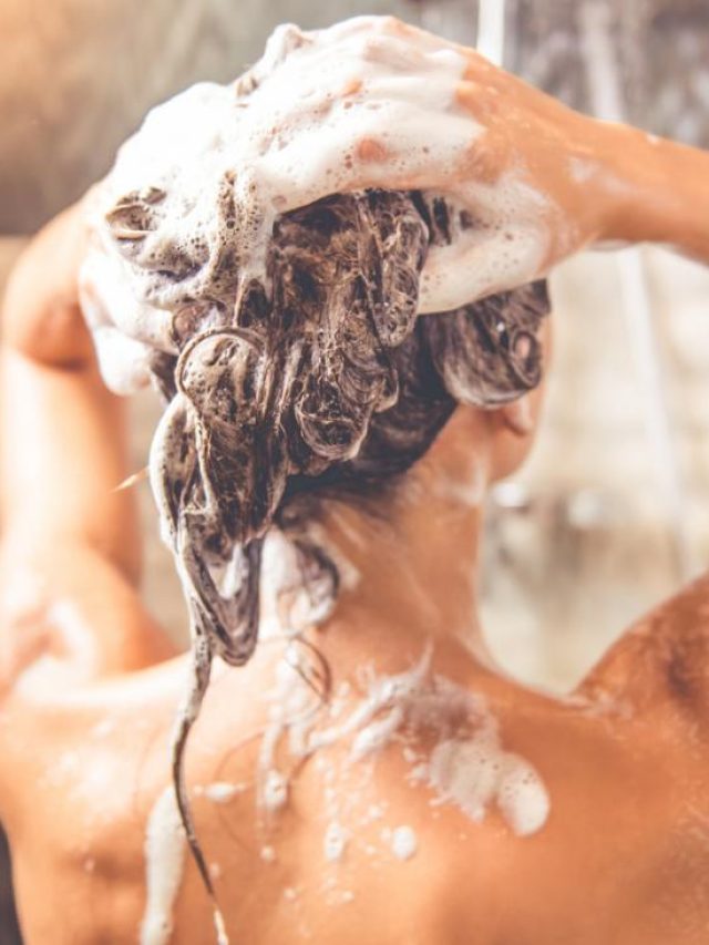 চুলে কতদিন পরপর শ্যাম্পু করবেন? টিপস দিলেন ডাক্তার