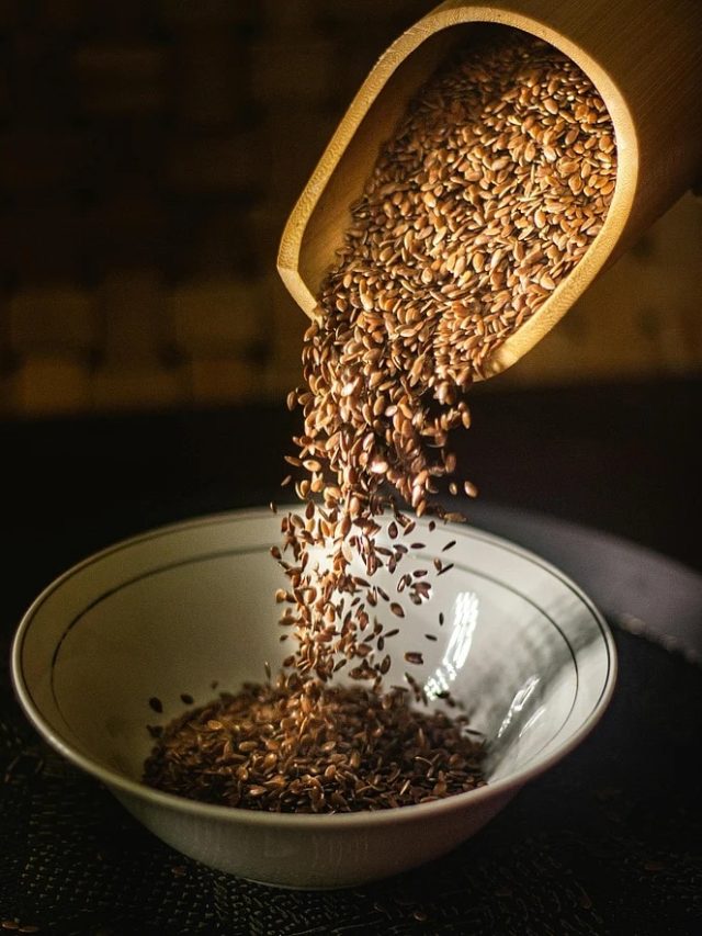 যৌবন মাথায় তুলে দেয় তিসির বীজ! তবে খেতে হবে এভাবে