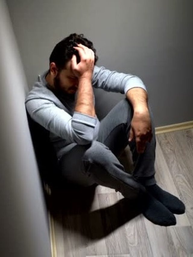 घर में कभी खुली न रखें ये 4 चीजें, सुख-समृद्धि को लग जाएगा ग्रहण