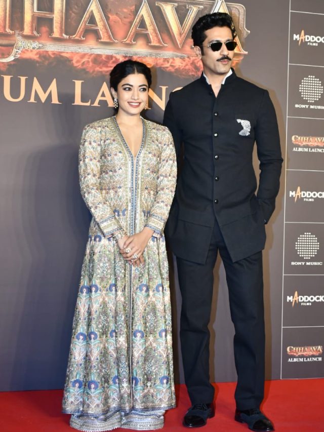 पैर में लगी चोट, झुककर रश्मिका ने छुए विक्की के पेरेंट्स के पैर, यूजर्स बोले- संस्कार...