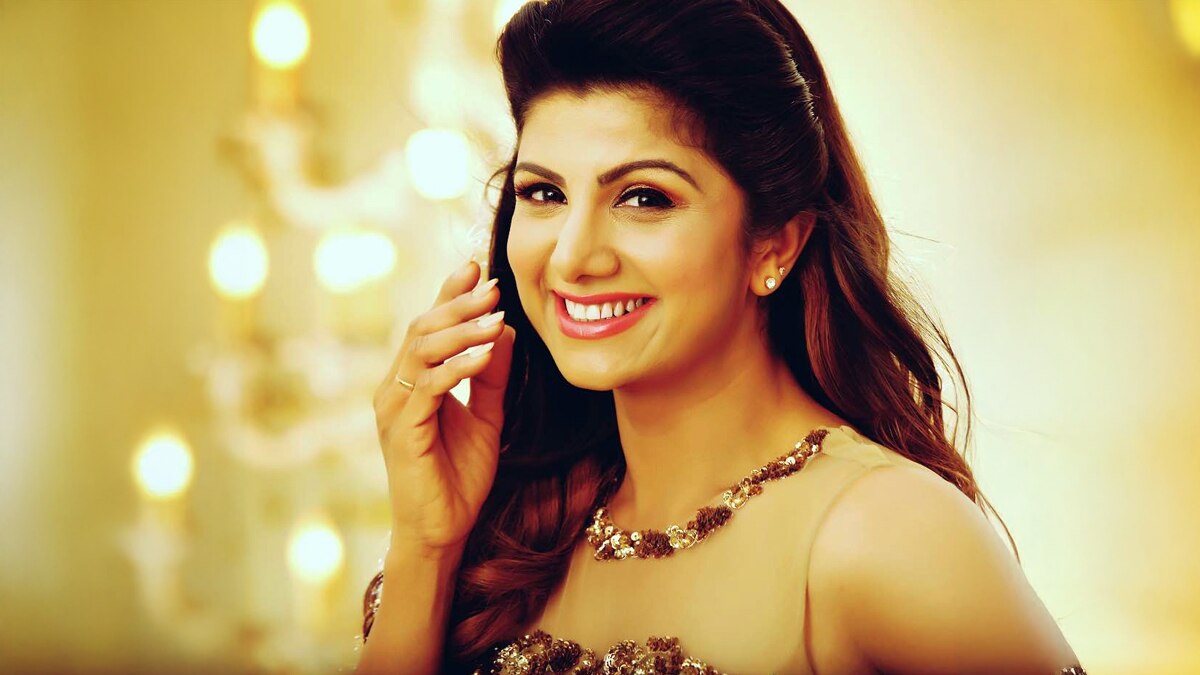 200 करोड़ की जायदाद की मालकिन, शादी के बाद विदेश में बसी, पति कराएगा फिल्मों में कमबैक