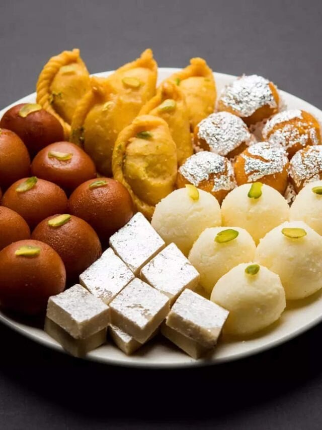 বর্ধমানের সীতাভোগ, নবদ্বীপের দই; বাংলার কোন জেলায় কোন মিষ্টি বিখ্যাত?