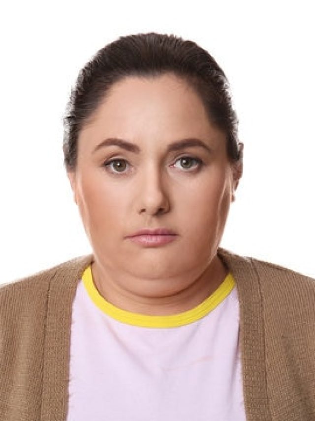 ডাবল চিনের জন্য বুড়ি লাগছে? এটা চিবোলেই কমবে চিবুক