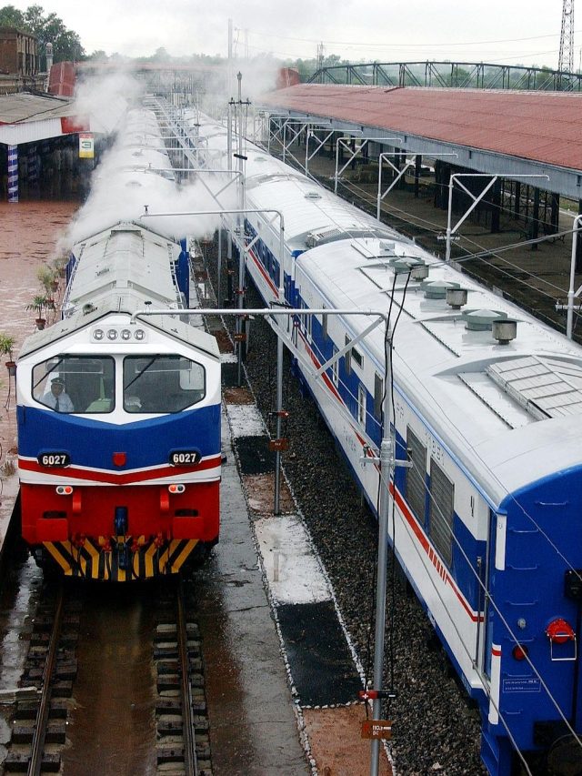 पाकिस्तान की सबसे तेज ट्रेन कौन-सी? वंदे भारत के आगे कितना टिकती है?