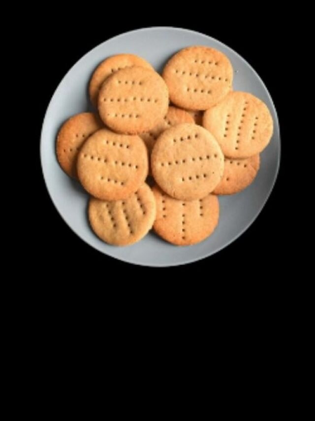 বিস্কুটে থাকা এই ফুটোগুলোর কাজ কী? বেশিরভাগ লোকই জানে না