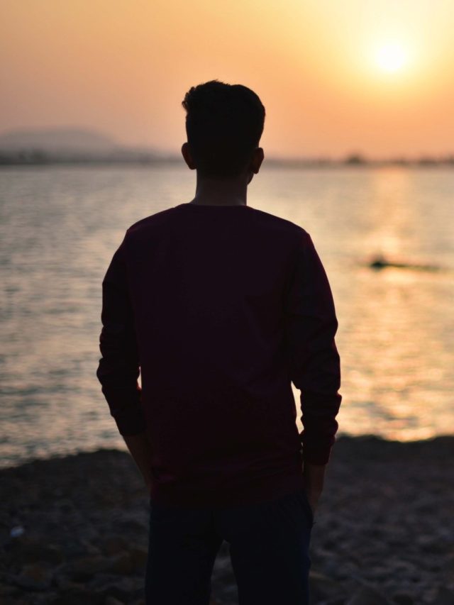 कम उम्र में ही धनवान हो जाएगा आदमी, बस जीवन में कर ले ये एक काम