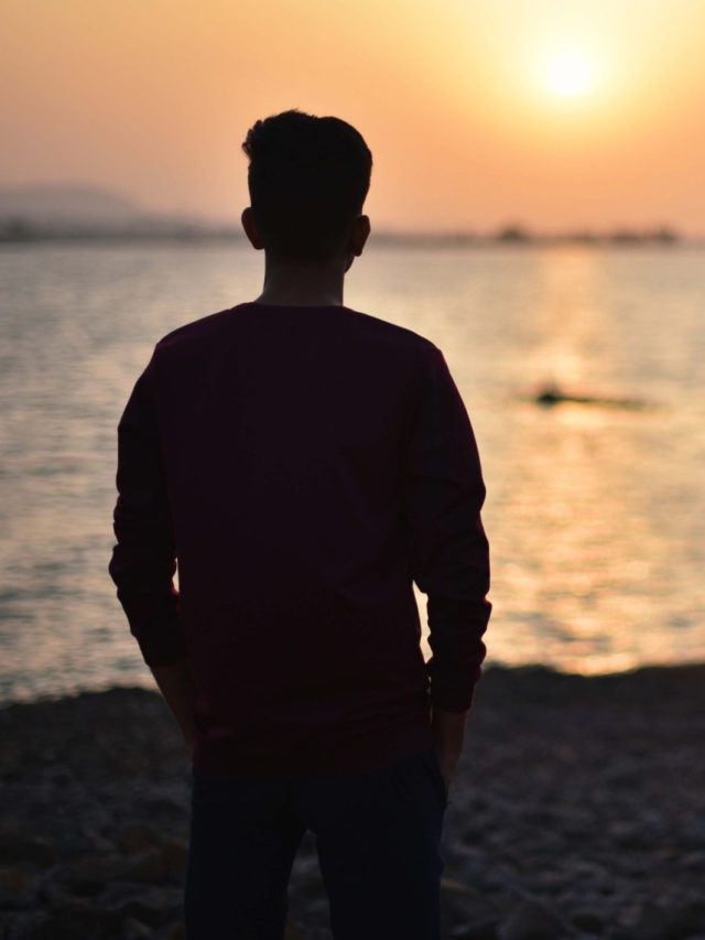 नौकरी में तरक्की कराएंगे ये 3 खास गुण, दूसरों से रहोगे चार कदम आगे