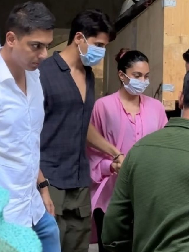 प्रेग्नेंट कियारा ने इतनी महंगी ढीली-ढाली शर्ट पहन छिपाया बेबी बंप, पति ने थामा हाथ