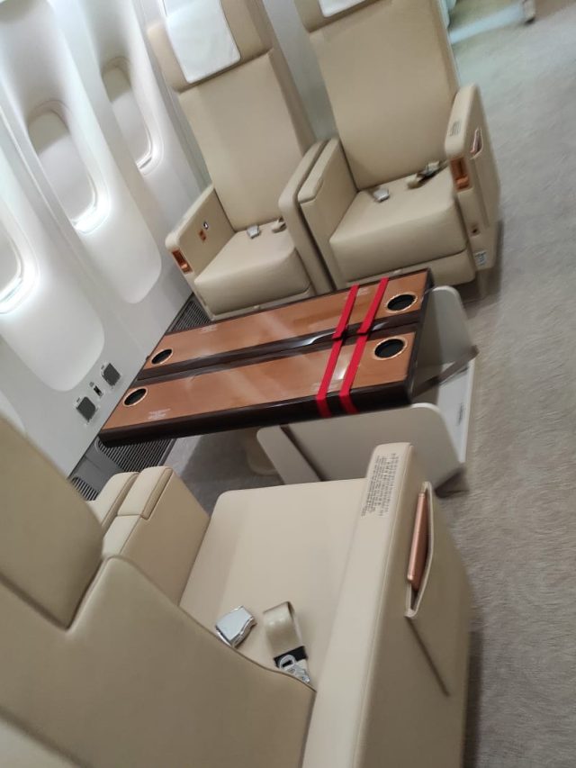 अंदर से कैसा होता है प्रधानमंत्री का प्लेन? देखें इनसाइड फोटोज