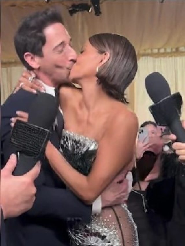 22 साल बाद Oscars में रीक्रिएट हुआ किसिंग मोमेंट, 51 के एक्टर ने एक्ट्रेस संग किया Liplock