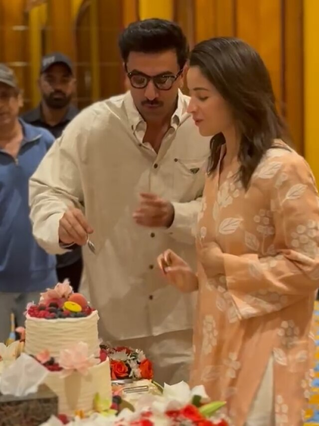 आलिया के प्री-बर्थडे सेलिब्रेशन पर पति रणबीर ने लुटाया प्यार, देखें तस्वीरें