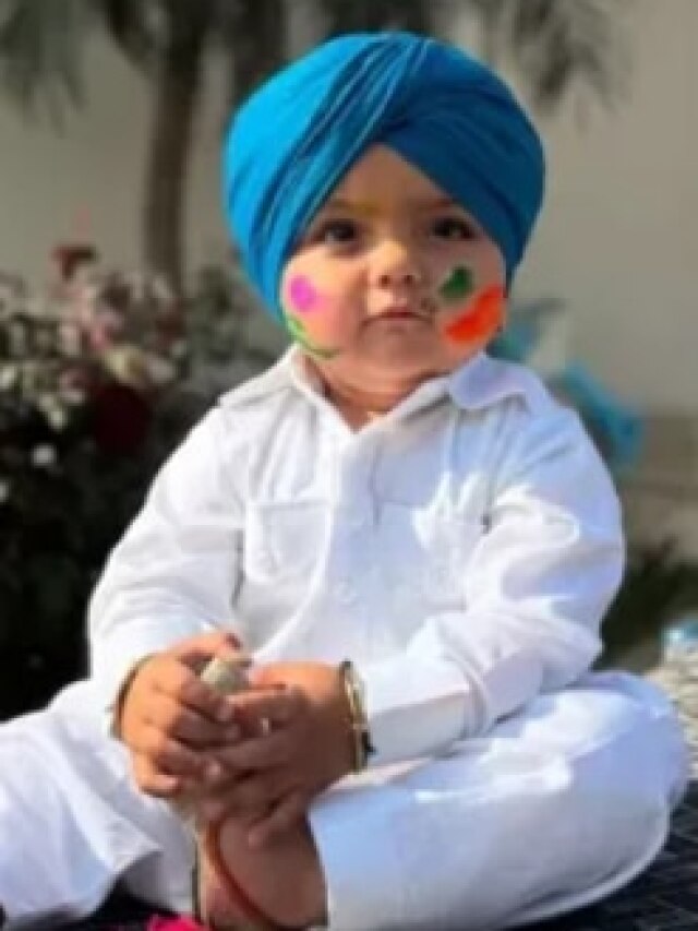 नीली पगड़ी-गालों पर लगा गुलाल, छोटे सिद्धू मूसेवाला की तस्वीरें वायरल, खुश हुए फैन्स