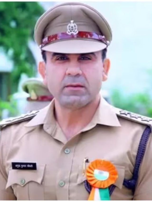 कौन हैं संभल के सीओ अनुज चौधरी, जिनकी CM योगी ने की तारीफ?