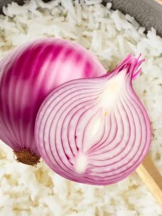 ভাতের সঙ্গে কাঁচা পেঁয়াজ খেলে এসব উপকার হয় জেনে রাখুন