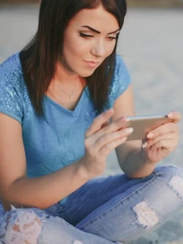 মেয়েরাই ইন্টারনেটে সবচেয়ে বেশি কী সার্চ করে, জানেন?