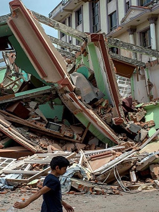 আচমকা ভূমিকম্প হলে কীভাবে বাঁচবেন? জেনে রাখুন, কাজে লাগবে