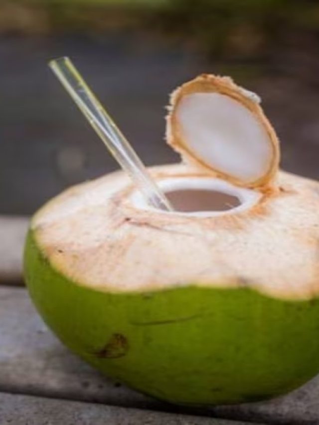 গরমে ডাবের জল কারা খাবেন না, জেনে রাখুন