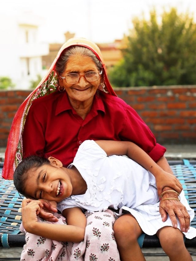 कभी न करें मां-बाप से जुड़ी ऐसी गलती, भगवान भी नहीं करेंगे आपको माफ