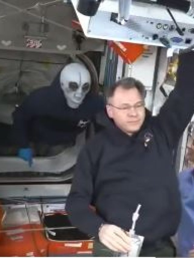 जब स्पेस स्टेशन पर अचानक दिखा 'Alien', देखें सुनीता विलियम्स का रिएक्शन