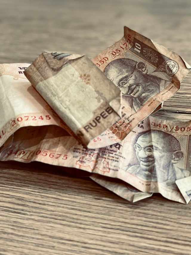 ছেঁড়া ১০ টাকার নোট চালানোর ট্রিক্স জেনে নিন