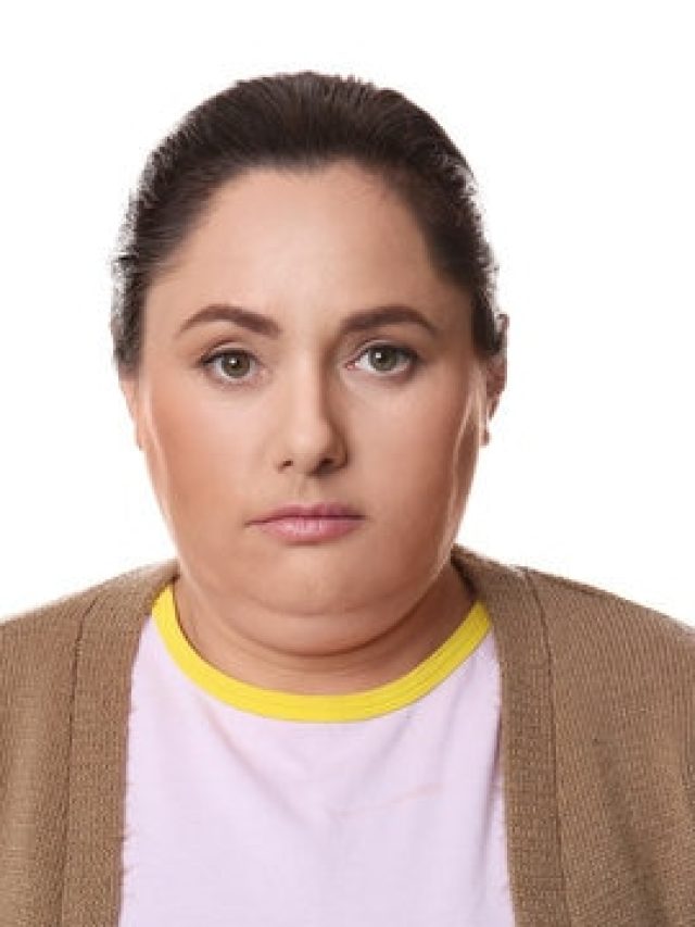 ডাবল চিনের জন্য বুড়ি লাগছে? এটা চিবোলেই কমবে চিবুক