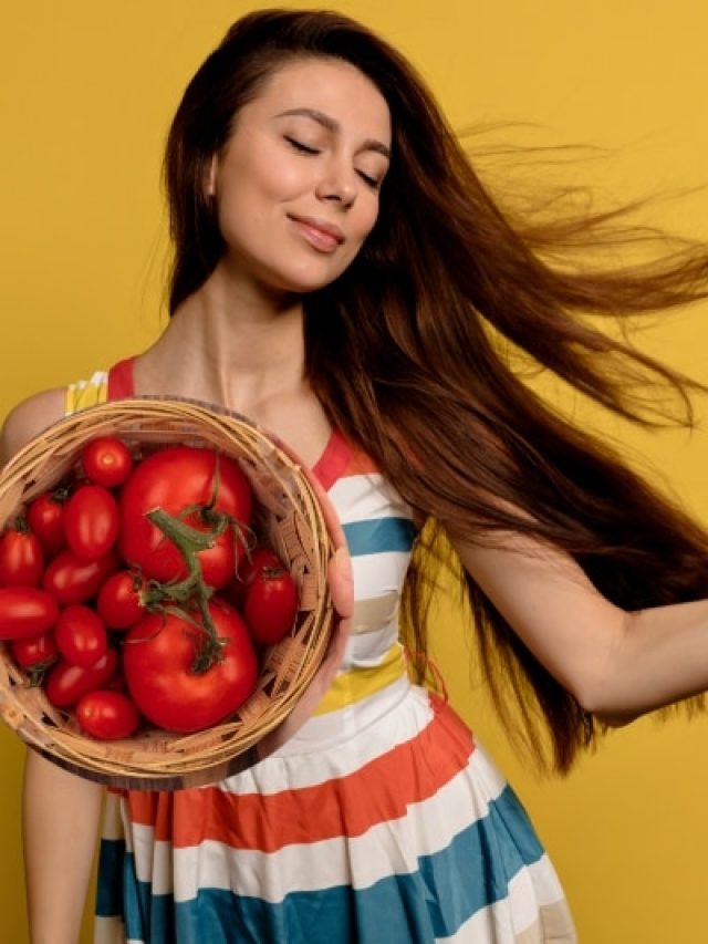 बालों की ग्रोथ के लिए टमाटर काफी फायदेमंद, इस तरह करना होगा इस्तेमाल