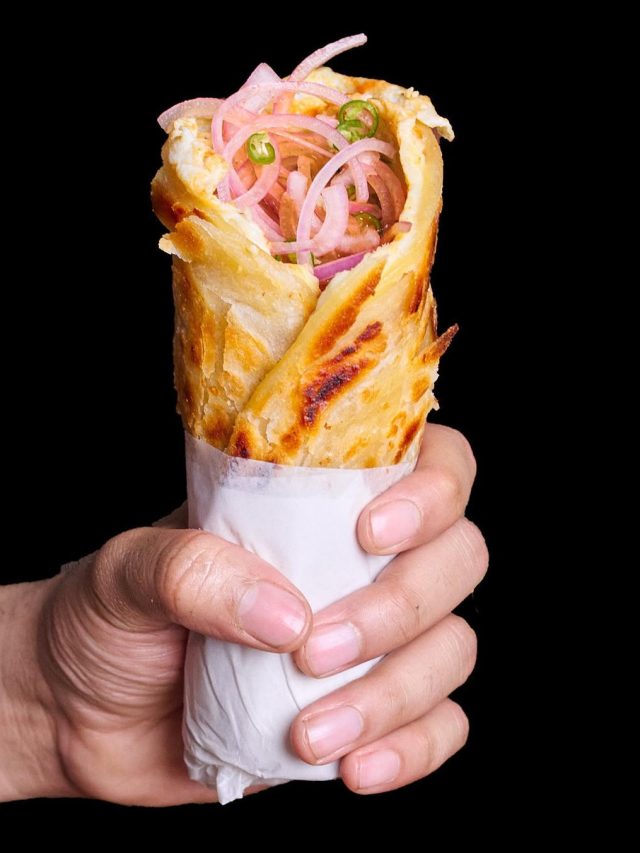 রোল সেন্টারের কায়দায় এভাবে বানান এগরোল, দোকানের মতো স্বাদ হবে