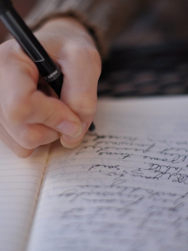 মুক্তোর মতো হবে সন্তানের হাতের লেখা, এই ৩ সহজ টিপস মানলেই