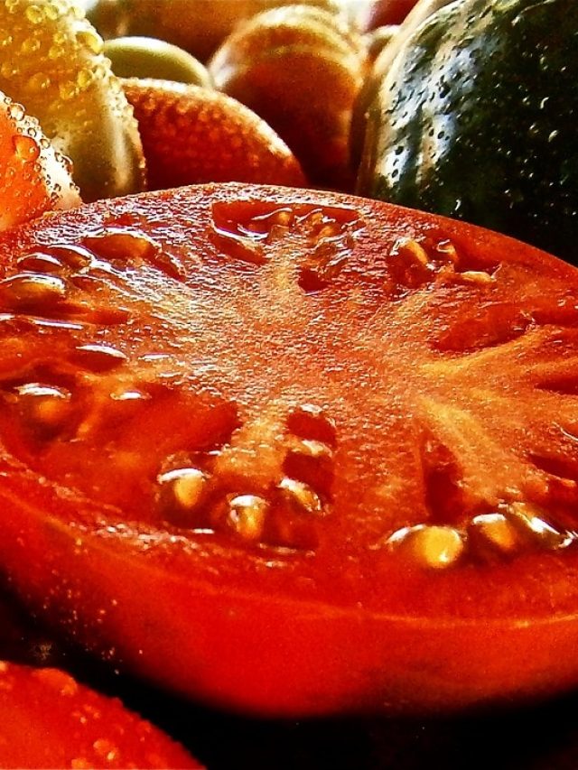 सब्जियों को नमक के पानी में भिगोने के फायदे जान गए तो रोज करने लगेंगे ऐसा