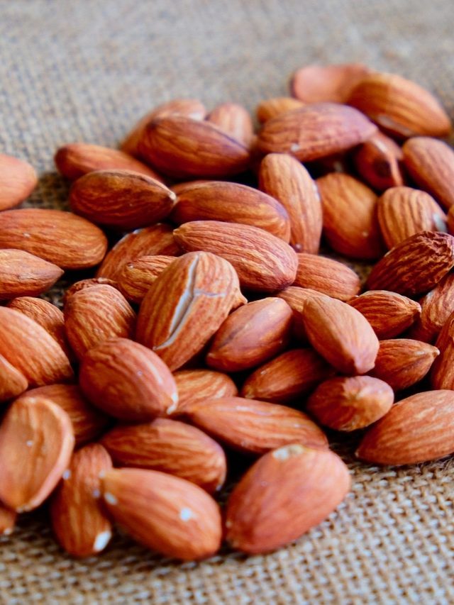 बादाम के साथ इन चीजों को मिलाकर खाएं, दोगुनी तेजी से दौड़ेगा दिमाग