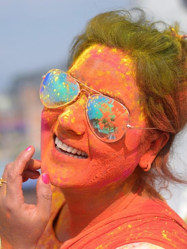 ২ মিনিটে উঠে যাবে হোলির রং, খেলার আগে এটা মাখুন