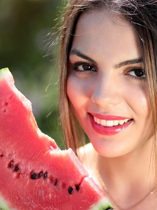 তরমুজ মিষ্টি কিনা ধরেই বলে দিন, ফল দোকানির টিপস