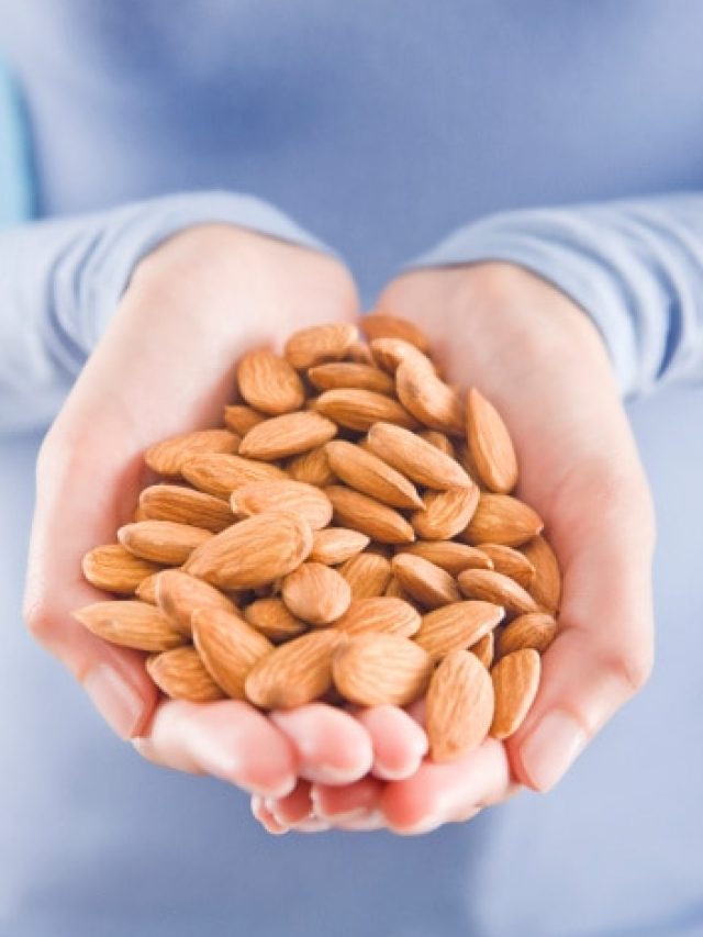 रोज सुबह ये एक ड्राई फ्रूट खाएं महिलाएं, वजन होगा कम और टाइट रहेगी स्किन