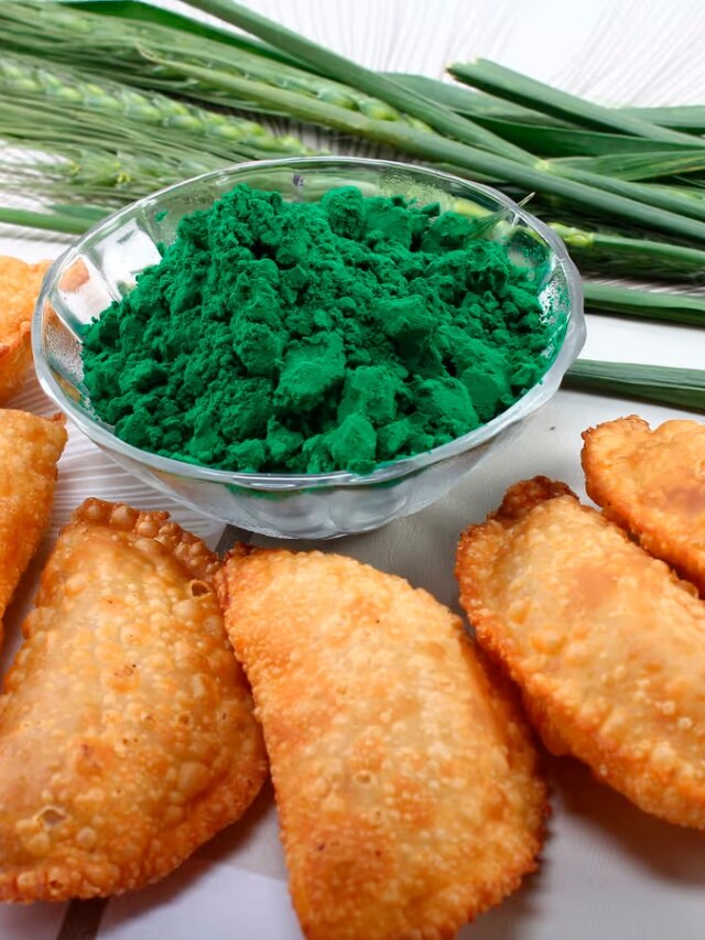 होली पर बिना सांचे के बनाएं हलवाई जैसी गुजिया, जानें क्या है बेस्ट तरीका