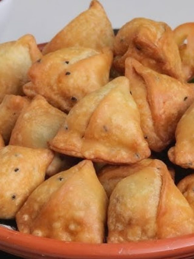 পুর এভাবে বানালে শিঙাড়া টেস্টি হবেই, মিষ্টির দোকানের আসল রেসিপি