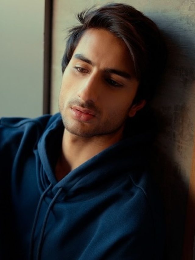 फिल्म के लिए हो रहे ट्रोल, इब्राहिम ने शेयर की 'नादानियां' की खराब रेटिंग, यूजर्स कन्फ्यूज