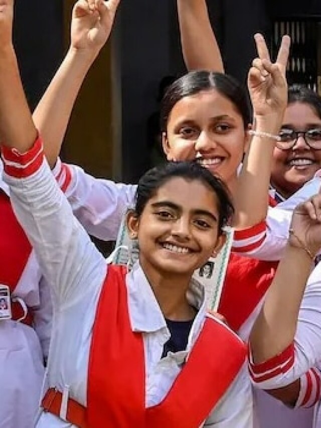 উচ্চমাধ্যমিকের পর কী করবেন? রইল সেরা ৬ কেরিয়ার বিকল্পের খোঁজ