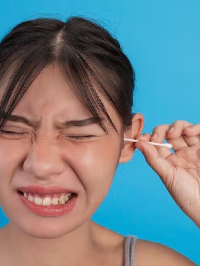 नहाते वक्त कान में चला गया है पानी? इन उपायों से मिलेगी मदद