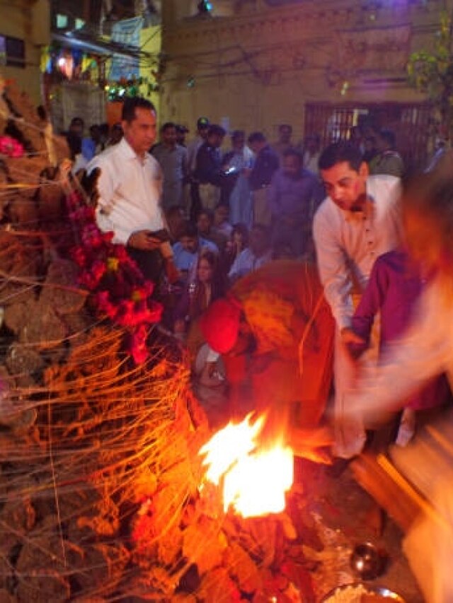 फाल्गुन पूर्णिमा पर पूरे दिन भद्रा का अशुभ साया, जानें होलिका दहन का शुभ मुहूर्त