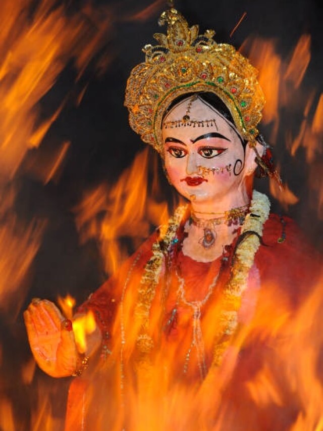 होलिका दहन के लिए मिलेगा बस इतना थोड़ा समय, नोट कर लें मुहूर्त वरना हो जाएगा मिस