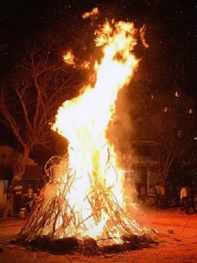 होलिका दहन की रात जरूर करें ये एक काम, कभी खाली नहीं होगी पैसों की पोटली