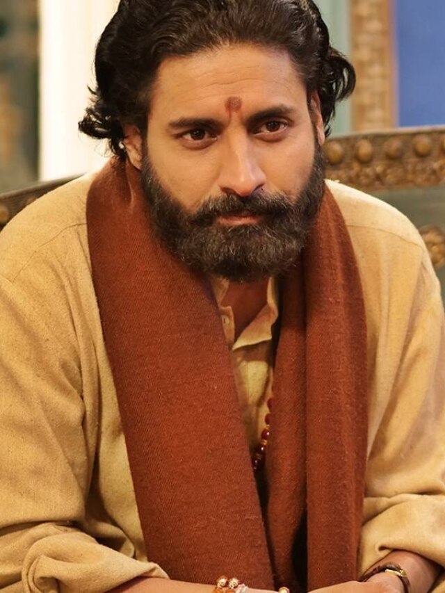 'सेट पर कोई नहीं रहता...', अदिति संग इंटीमेट सीन शूट करते हुए नर्वस थे आश्रम के 'भोपा स्वामी'?