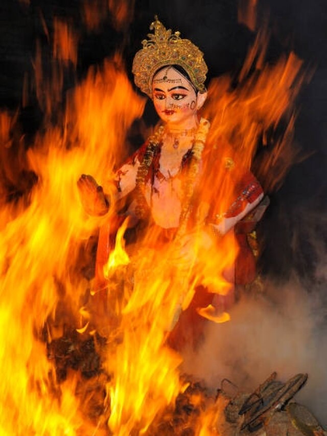 होलिका दहन आज, लगने वाली है भद्रा, जानें कितने बजे कर पाएंगे होलिका दहन