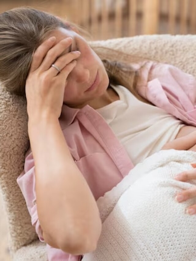 डिलीवरी के बाद होने लगा है हड्डियों में दर्द? आचार्य बालकृष्ण से जानें क्या करें